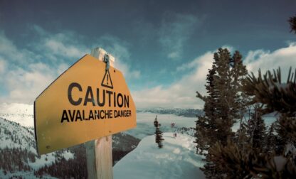 Avalanche danger sign
