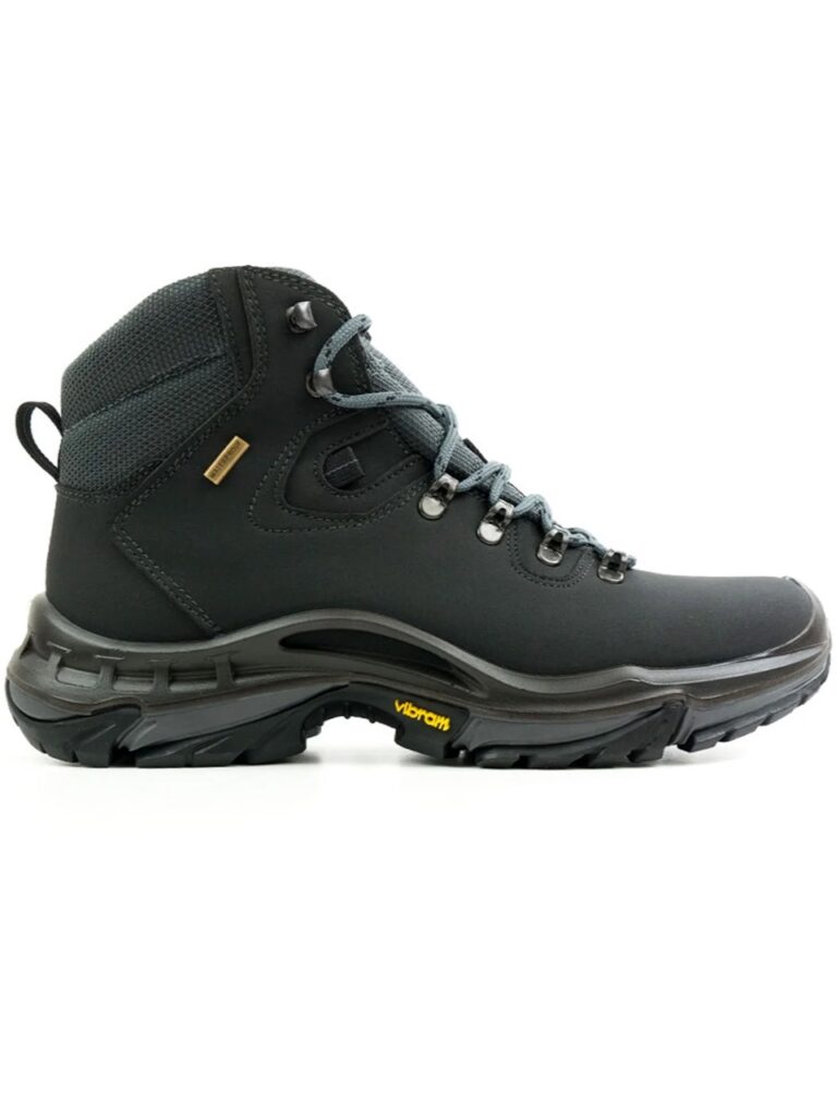 smart black men's hiking boot (just one) - a product image on white background